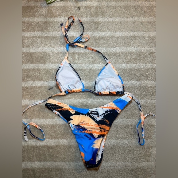 SHEIN Allover Graphic Triangle Halter Bikini Swimsuit - Picture 2 of 2